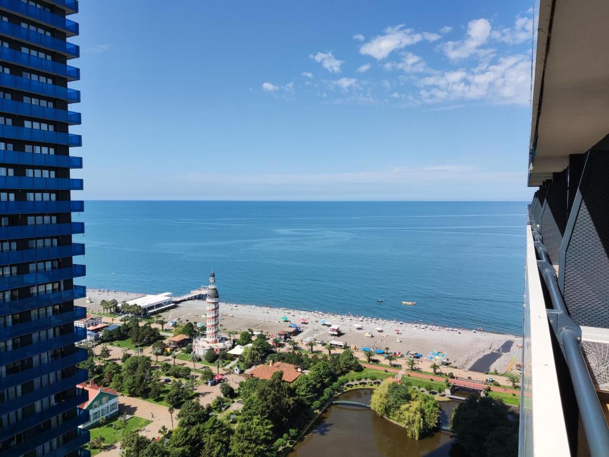 Hellobatumi Aparthotel Exterior photo