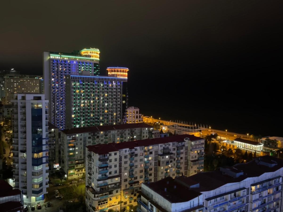 Hellobatumi Aparthotel Exterior photo