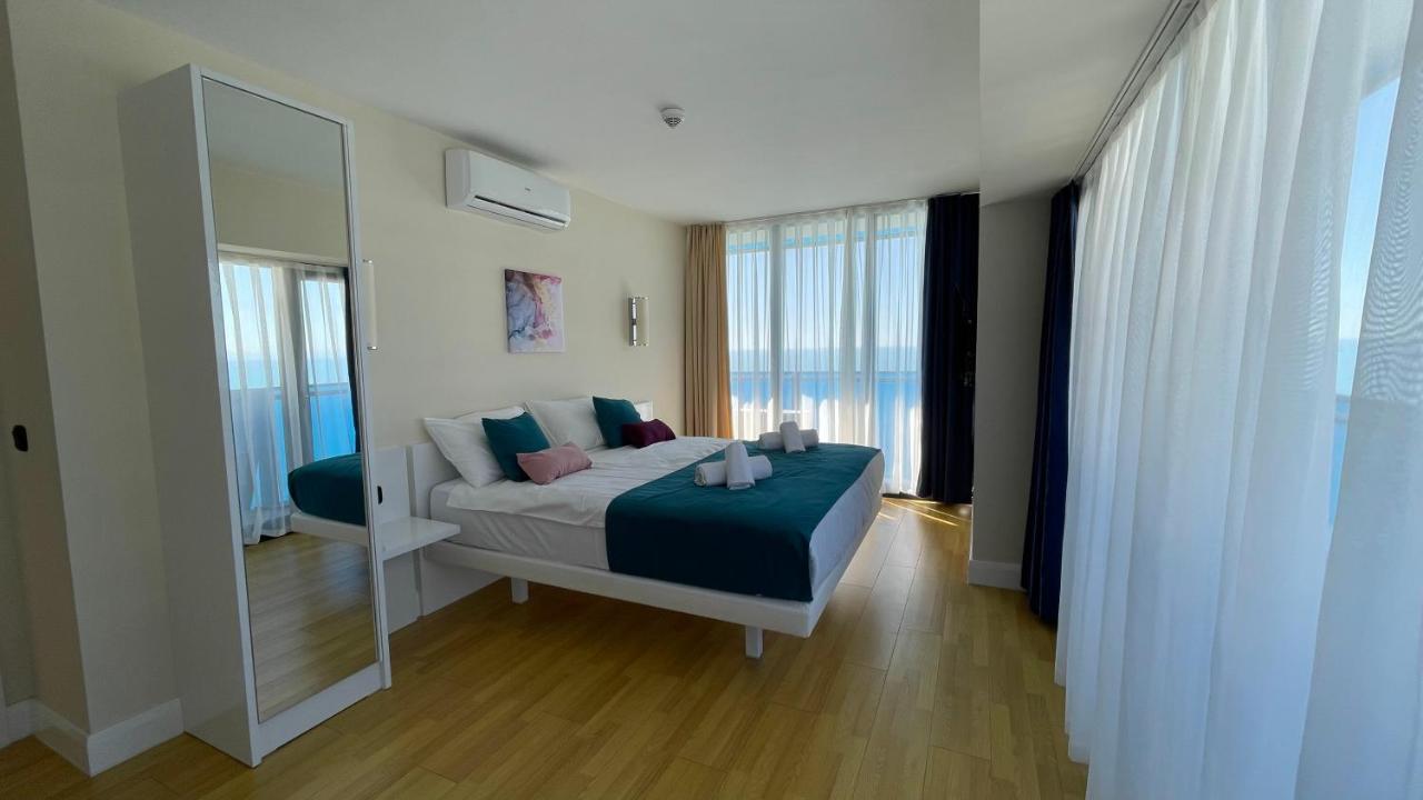 Hellobatumi Aparthotel Exterior photo