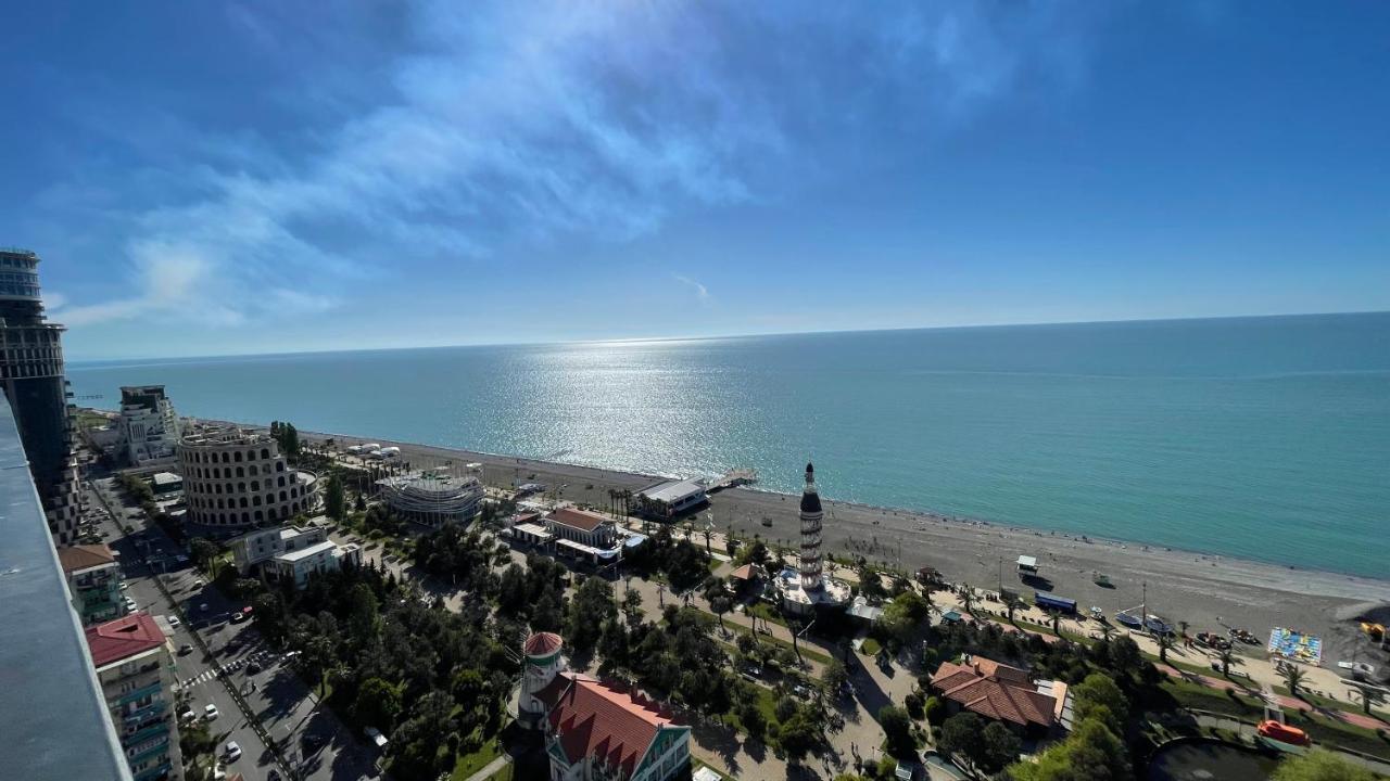Hellobatumi Aparthotel Exterior photo