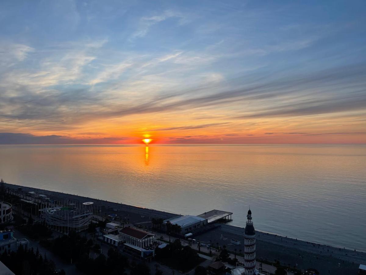 Hellobatumi Aparthotel Exterior photo
