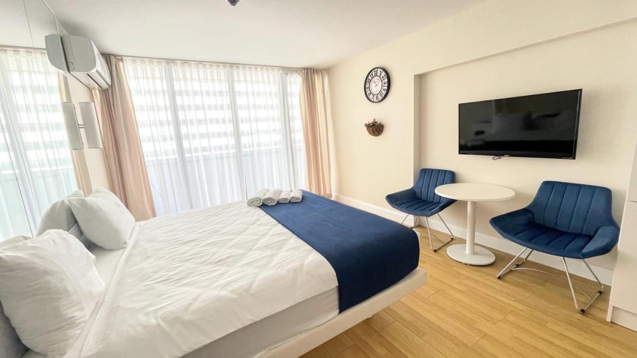 Hellobatumi Aparthotel Exterior photo