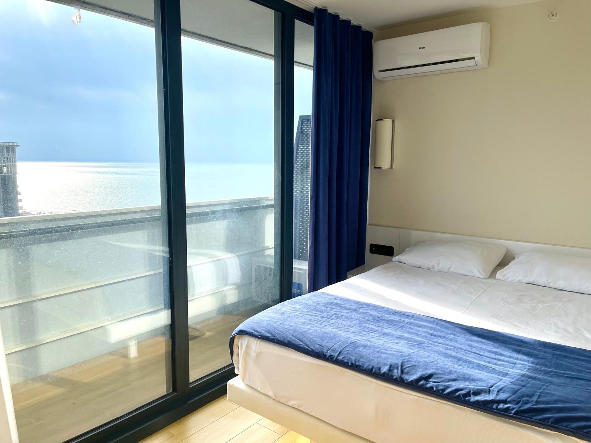 Hellobatumi Aparthotel Exterior photo